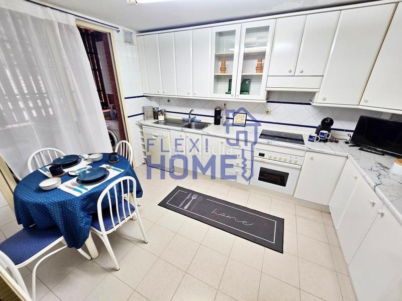 Foto 4c849208-1aec-4f9b-8320-27e609bfede9. Semi detached house with heating parking pool in Val Alcalá de Henares Foto 4c849208-1aec-4f9b-8320-27e609bfede9. Semi detached house with heating parking pool in Val Alcalá de Henares