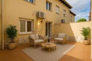 Casa a schiera  De san antonio. Chalet  4 dormitorios, 2,5 baños, garaje y patio Casa a schiera  De san antonio. Chalet  4 dormitorios, 2,5 baños, garaje y patio