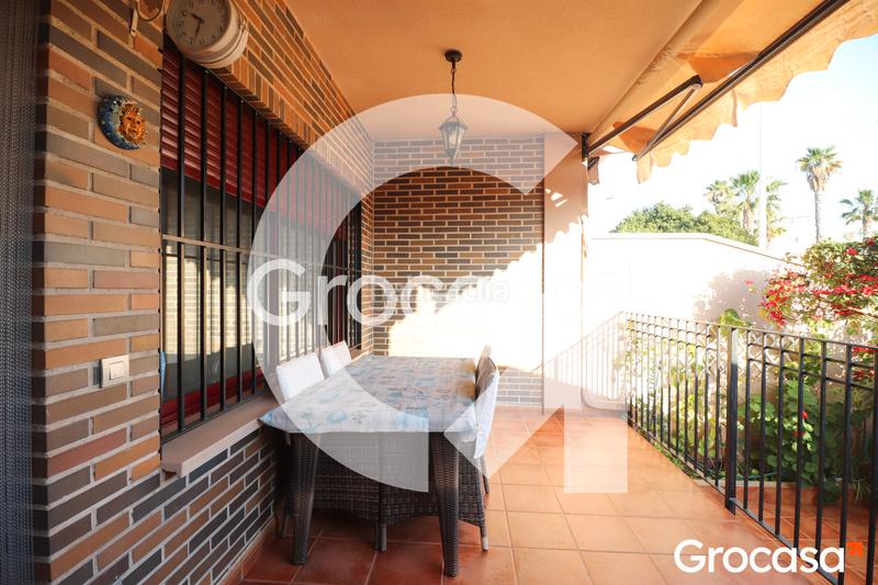 Foto 03f1352e-04f4-4054-8150-bef3ff0b2bad. Casa adosada  con garaje privado en Nuevo Centro Sagunt Foto 03f1352e-04f4-4054-8150-bef3ff0b2bad. Casa adosada  con garaje privado en Nuevo Centro Sagunt