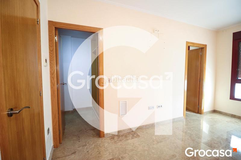 Foto 467c60ed-0a54-421d-b0a0-601a47d62a96. Casa adosada  con garaje privado en Nuevo Centro Sagunt Foto 467c60ed-0a54-421d-b0a0-601a47d62a96. Casa adosada  con garaje privado en Nuevo Centro Sagunt