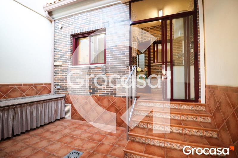 Foto 4b4d1a1f-6000-4c22-878e-2841c9a17692. Casa adosada  con garaje privado en Nuevo Centro Sagunt Foto 4b4d1a1f-6000-4c22-878e-2841c9a17692. Casa adosada  con garaje privado en Nuevo Centro Sagunt