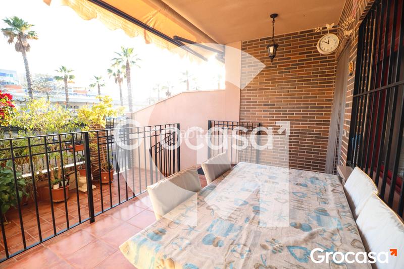 Foto 53668518-3547-4d1f-85da-0d2c2620e015. Casa adosada  con garaje privado en Nuevo Centro Sagunt Foto 53668518-3547-4d1f-85da-0d2c2620e015. Casa adosada  con garaje privado en Nuevo Centro Sagunt