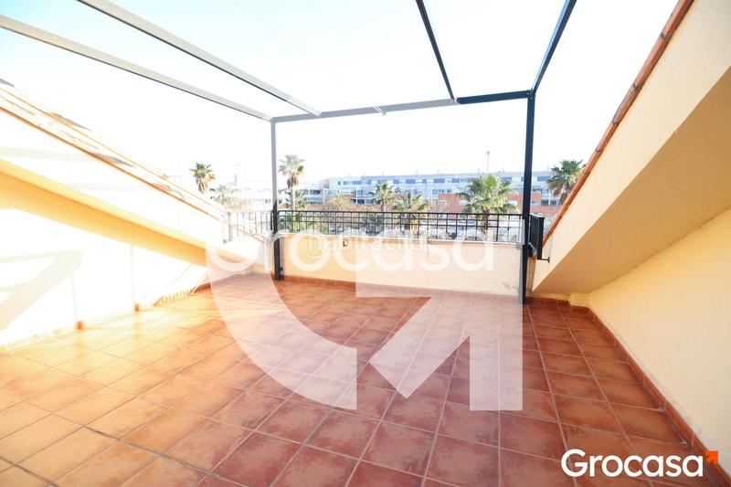 Foto 7e183c26-2ad9-46ba-8fd3-3ab09d5697bd. Casa adosada  con garaje privado en Nuevo Centro Sagunt Foto 7e183c26-2ad9-46ba-8fd3-3ab09d5697bd. Casa adosada  con garaje privado en Nuevo Centro Sagunt