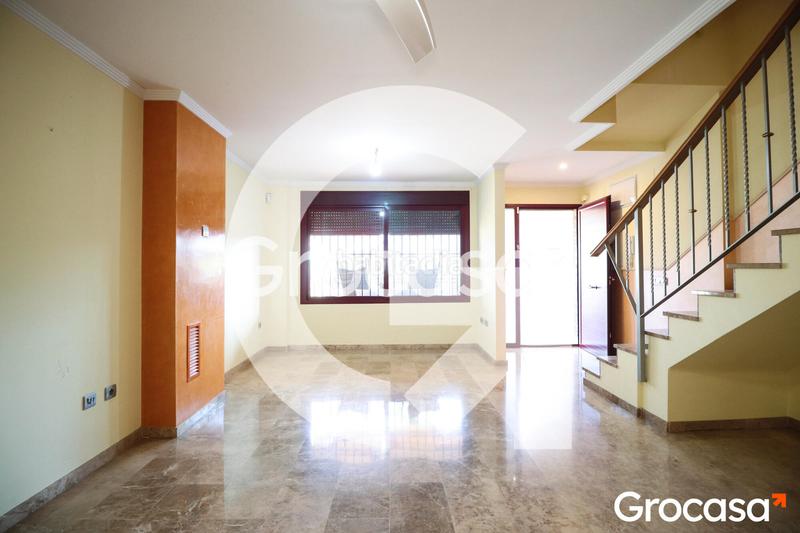 Foto 88b22114-5449-4636-b6bb-c592e008f0ae. Casa adosada  con garaje privado en Nuevo Centro Sagunt Foto 88b22114-5449-4636-b6bb-c592e008f0ae. Casa adosada  con garaje privado en Nuevo Centro Sagunt