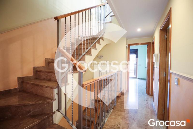 Foto aa3d80d1-3767-43ef-8e1a-0035461d1bca. Casa adosada  con garaje privado en Nuevo Centro Sagunt Foto aa3d80d1-3767-43ef-8e1a-0035461d1bca. Casa adosada  con garaje privado en Nuevo Centro Sagunt