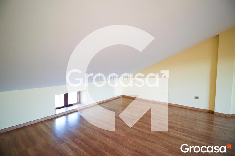 Foto acf86828-0626-4194-838d-02cb8f83e51f. Casa adosada  con garaje privado en Nuevo Centro Sagunt Foto acf86828-0626-4194-838d-02cb8f83e51f. Casa adosada  con garaje privado en Nuevo Centro Sagunt