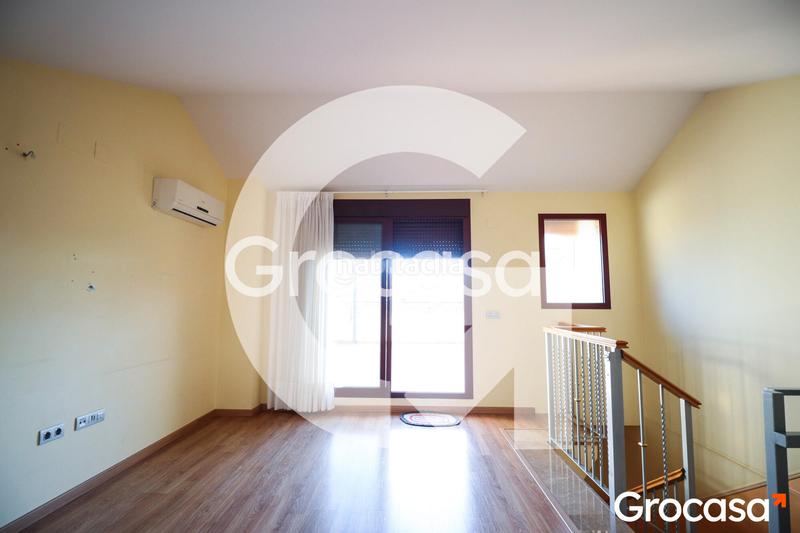 Foto d3311625-230c-4e62-b1cf-aed06e455732. Casa adosada  con garaje privado en Nuevo Centro Sagunt Foto d3311625-230c-4e62-b1cf-aed06e455732. Casa adosada  con garaje privado en Nuevo Centro Sagunt