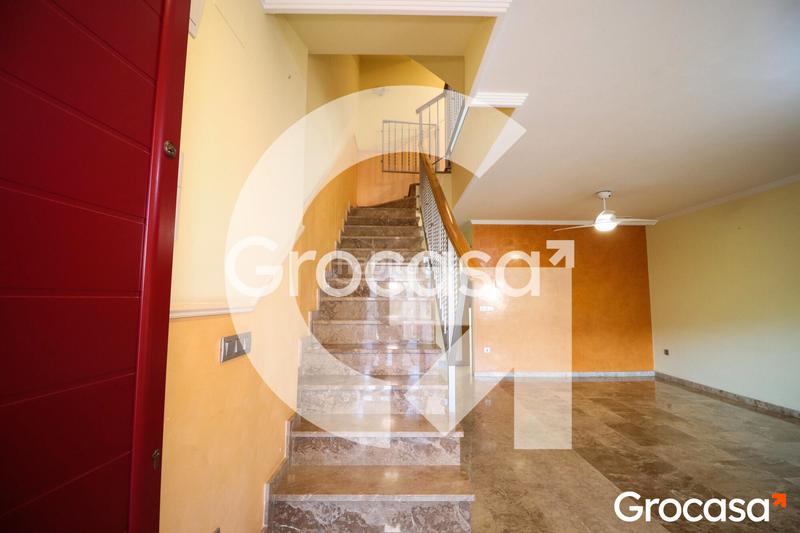 Foto f8155818-4b27-4832-8f64-ffaac2659401. Casa adosada  con garaje privado en Nuevo Centro Sagunt Foto f8155818-4b27-4832-8f64-ffaac2659401. Casa adosada  con garaje privado en Nuevo Centro Sagunt