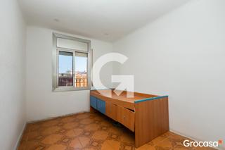 Pis a Pubilla Cases. Piso 100 m con terraza 5 habitaciones Pis a Pubilla Cases. Piso 100 m con terraza 5 habitaciones