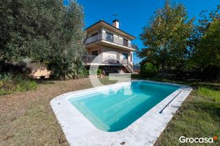 Chalet  Cl riu ter. Chalet con jardín y piscina privada Chalet  Cl riu ter. Chalet con jardín y piscina privada