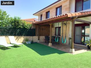 Casa aparellada a Villaescusa. Chalet pareado con jardín a 10 min de santander impecable! Casa aparellada a Villaescusa. Chalet pareado con jardín a 10 min de santander impecable!