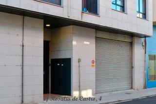 Local commercial à Rúa rosalía de castro 4. Local con vado en vigor ideal para negocio Local commercial à Rúa rosalía de castro 4. Local con vado en vigor ideal para negocio