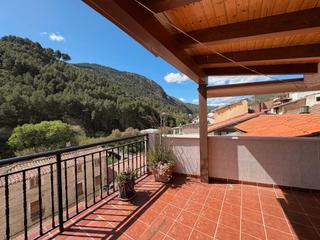Casa en Arnedillo. Casa de 4 dormitorios con terraza Casa en Arnedillo. Casa de 4 dormitorios con terraza