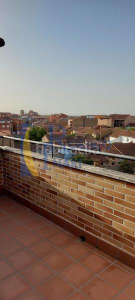 Foto bb552519-d744-494b-8e72-5f03d9a0df41. Duplex with heating parking in Valencia de Don Juan Foto bb552519-d744-494b-8e72-5f03d9a0df41. Duplex with heating parking in Valencia de Don Juan