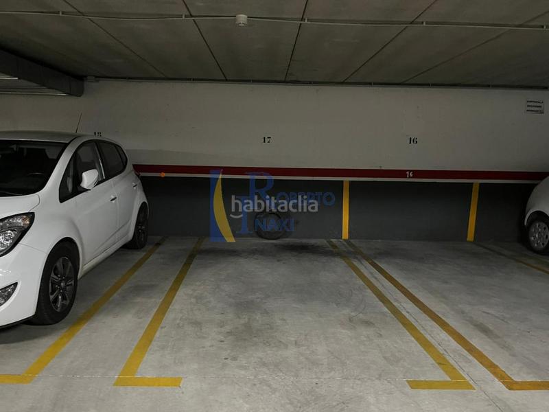 Foto eeebdb38-e0ee-4e98-ae61-efc498baa9ce. Aparcament cotxe a Valencia de Don Juan Foto eeebdb38-e0ee-4e98-ae61-efc498baa9ce. Aparcament cotxe a Valencia de Don Juan