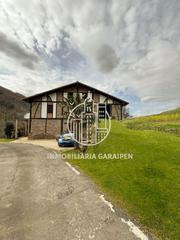 Masia a Berastegi. Caserío con encanto terreno urbanizable y gran finca rústica en Masia a Berastegi. Caserío con encanto terreno urbanizable y gran finca rústica en