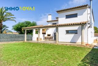Haus Carrer del mas roi. Estilo y calma en el empordà Haus Carrer del mas roi. Estilo y calma en el empordà