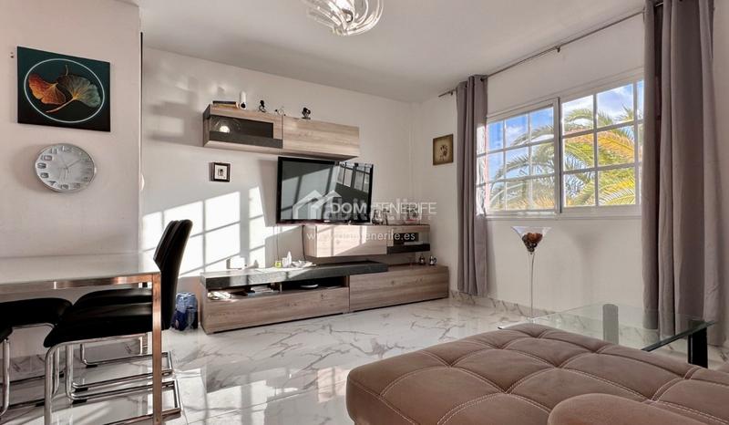 Foto 01e556c6-8c36-4bac-a7ab-444fde2b1955. Piso dom tenerife inmobiliaria se complace en presentarle en exclusiva este magnífico piso de 1 dormitorio con impresionantes vistas al en Adeje Foto 01e556c6-8c36-4bac-a7ab-444fde2b1955. Piso dom tenerife inmobiliaria se complace en presentarle en exclusiva este magnífico piso de 1 dormitorio con impresionantes vistas al en Adeje