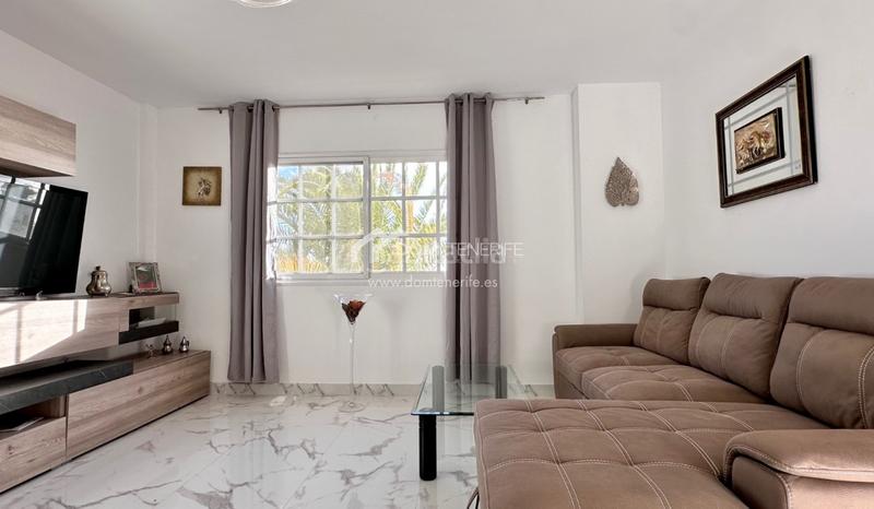 Foto 1b13ea3b-efa8-4238-a6e9-7905d7c2191a. Piso dom tenerife inmobiliaria se complace en presentarle en exclusiva este magnífico piso de 1 dormitorio con impresionantes vistas al en Adeje Foto 1b13ea3b-efa8-4238-a6e9-7905d7c2191a. Piso dom tenerife inmobiliaria se complace en presentarle en exclusiva este magnífico piso de 1 dormitorio con impresionantes vistas al en Adeje