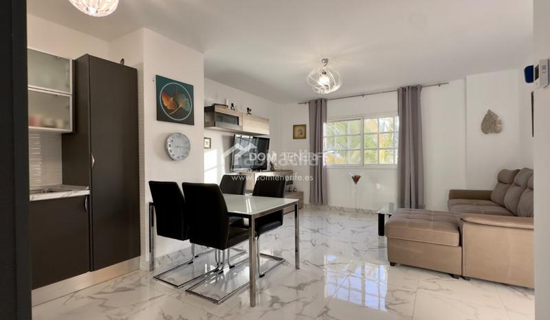 Foto a59c5c78-05c7-40e1-8c26-4abe350e563d. Piso dom tenerife inmobiliaria se complace en presentarle en exclusiva este magnífico piso de 1 dormitorio con impresionantes vistas al en Adeje Foto a59c5c78-05c7-40e1-8c26-4abe350e563d. Piso dom tenerife inmobiliaria se complace en presentarle en exclusiva este magnífico piso de 1 dormitorio con impresionantes vistas al en Adeje