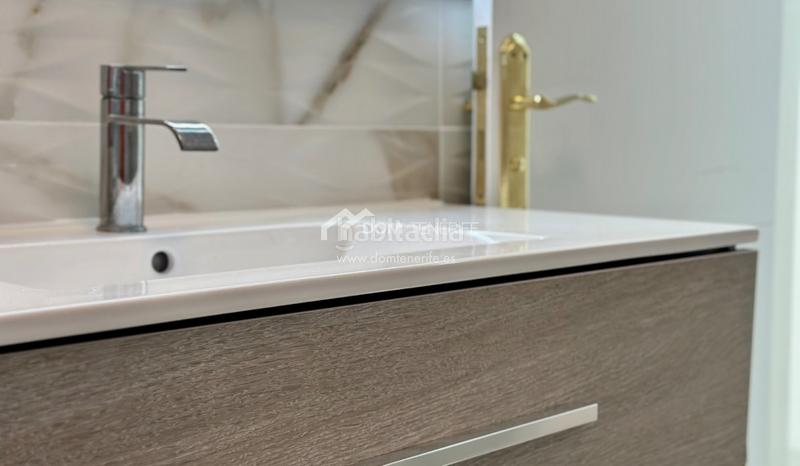 Foto b6cab3a4-104a-4958-9f38-a8b85ac65bc8. Piso dom tenerife inmobiliaria se complace en presentarle en exclusiva este magnífico piso de 1 dormitorio con impresionantes vistas al en Adeje Foto b6cab3a4-104a-4958-9f38-a8b85ac65bc8. Piso dom tenerife inmobiliaria se complace en presentarle en exclusiva este magnífico piso de 1 dormitorio con impresionantes vistas al en Adeje