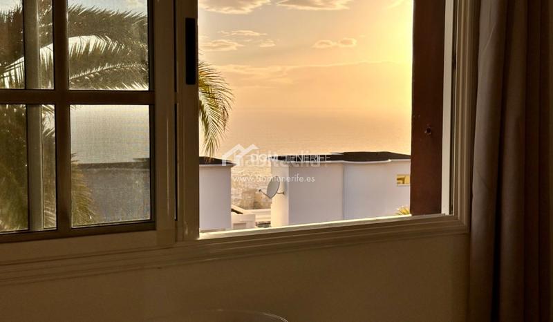 Foto c3d100b9-7d3a-4f5a-9786-1dc91c63c765. Piso dom tenerife inmobiliaria se complace en presentarle en exclusiva este magnífico piso de 1 dormitorio con impresionantes vistas al en Adeje Foto c3d100b9-7d3a-4f5a-9786-1dc91c63c765. Piso dom tenerife inmobiliaria se complace en presentarle en exclusiva este magnífico piso de 1 dormitorio con impresionantes vistas al en Adeje