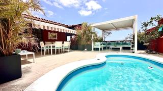 Casa adossada a Playa Fañabé Alto. Adosado dúplex en esquina con vistas panorámicas al mar y la mon Casa adossada a Playa Fañabé Alto. Adosado dúplex en esquina con vistas panorámicas al mar y la mon