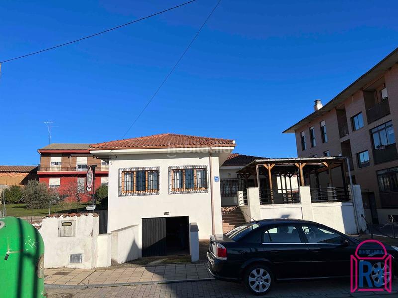 Foto e403ecf7-0bdd-4521-85a4-36f1f62de38f. Edifici a Sariegos Foto e403ecf7-0bdd-4521-85a4-36f1f62de38f. Edifici a Sariegos