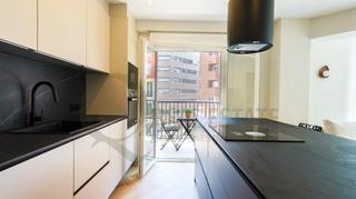 Piso en Ensanche-Diputación. Recién reformado con estilo 3 dormitorios con gran cocina abiert Piso en Ensanche-Diputación. Recién reformado con estilo 3 dormitorios con gran cocina abiert
