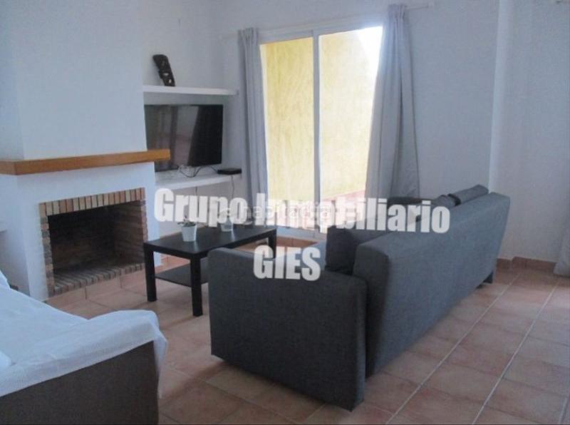 Foto d20afbba-6f7f-4346-861f-70b47f2435ee. Casa aparellada a carrer barranc fondo 55 a El Faro Cullera Foto d20afbba-6f7f-4346-861f-70b47f2435ee. Casa aparellada a carrer barranc fondo 55 a El Faro Cullera