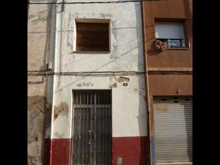 Casa adossada a Carrer comte guifré 19. Casa per reformar situada a la zona centre de llagostera. Casa adossada a Carrer comte guifré 19. Casa per reformar situada a la zona centre de llagostera.