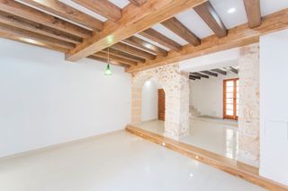 Chalet in Carrer fartaritx, 24. Oportunidad! chalet renovado! Chalet in Carrer fartaritx, 24. Oportunidad! chalet renovado!