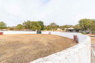 Maison à Zarzalejo. Finca ecuestre con casa, cuadras y plaza de toros en zarzalejo Maison à Zarzalejo. Finca ecuestre con casa, cuadras y plaza de toros en zarzalejo