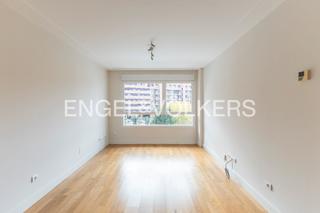 Apartamento en Legazpi. Propiedad en urbanización con piscina y garaje en el barrio de l Apartamento en Legazpi. Propiedad en urbanización con piscina y garaje en el barrio de l