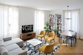 Appartement à Universidad-Malasaña. Piso exterior a reformar con 7 balcones en esquina Appartement à Universidad-Malasaña. Piso exterior a reformar con 7 balcones en esquina