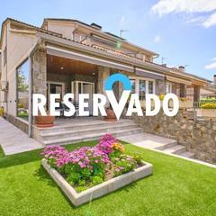 Casa aparellada a Cardedeu. Tu hogar perfecto casa pareada en entorno relajado Casa aparellada a Cardedeu. Tu hogar perfecto casa pareada en entorno relajado