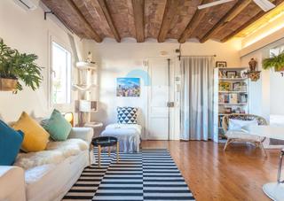 Àtic  Carrer sant josep de calassanç. Ático con terraza Àtic  Carrer sant josep de calassanç. Ático con terraza