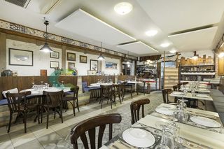 Traspaso Restaurante Carrer creu coberta. Calle de mucho paso Traspaso Restaurante Carrer creu coberta. Calle de mucho paso