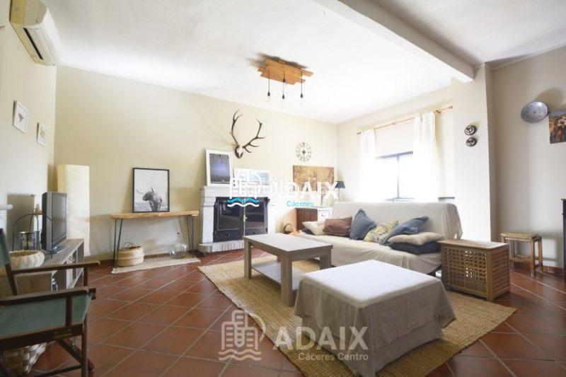 Foto 27f5895a-bd3b-4330-a04c-b5a6dcb305b7. Xalet amb aparcament piscina a Montesol - Mejostilla Cáceres Foto 27f5895a-bd3b-4330-a04c-b5a6dcb305b7. Xalet amb aparcament piscina a Montesol - Mejostilla Cáceres