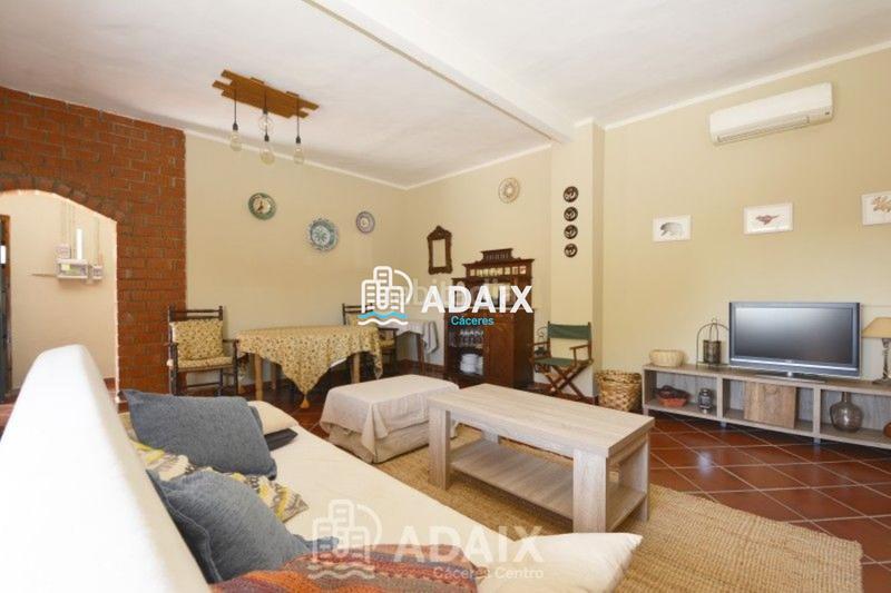 Foto 397654bc-2e4c-4449-a96d-4d22707f1fa6. Xalet amb aparcament piscina a Montesol - Mejostilla Cáceres Foto 397654bc-2e4c-4449-a96d-4d22707f1fa6. Xalet amb aparcament piscina a Montesol - Mejostilla Cáceres