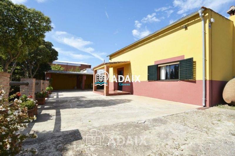 Foto f6301854-180a-425c-b277-6b65427fdede. Xalet amb aparcament piscina a Montesol - Mejostilla Cáceres Foto f6301854-180a-425c-b277-6b65427fdede. Xalet amb aparcament piscina a Montesol - Mejostilla Cáceres