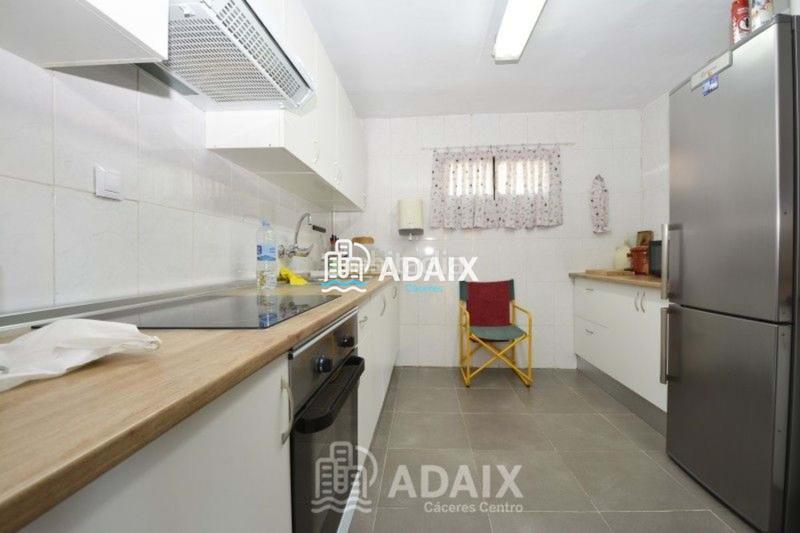 Foto fad9b349-8f2c-46a7-9d30-122a9246a05a. Xalet amb aparcament piscina a Montesol - Mejostilla Cáceres Foto fad9b349-8f2c-46a7-9d30-122a9246a05a. Xalet amb aparcament piscina a Montesol - Mejostilla Cáceres