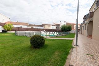 Casa  Rd de la piedad  esc. e pl  pt c trujillo ( cáceres). Chalet adosado con jardín comunitario, gran terraza y piscina en Casa  Rd de la piedad  esc. e pl  pt c trujillo ( cáceres). Chalet adosado con jardín comunitario, gran terraza y piscina en