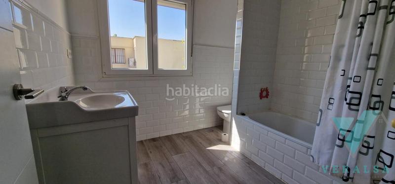 Foto d9786e1d-886d-4c0e-a7db-7335f3b2034b. Casa con riscaldamento parcheggio in Rosa de Luxemburgo San Sebastián de los Reyes Foto d9786e1d-886d-4c0e-a7db-7335f3b2034b. Casa con riscaldamento parcheggio in Rosa de Luxemburgo San Sebastián de los Reyes