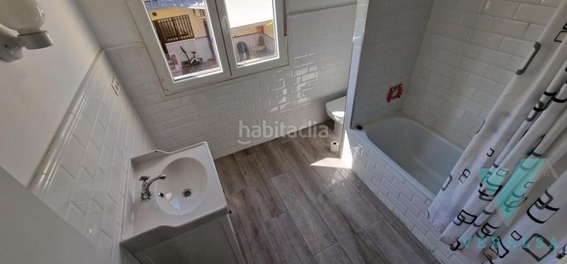 Foto 923ba49f-c320-4624-95ed-c8d4b3f73645. House with heating parking in Rosa de Luxemburgo San Sebastián de los Reyes Foto 923ba49f-c320-4624-95ed-c8d4b3f73645. House with heating parking in Rosa de Luxemburgo San Sebastián de los Reyes