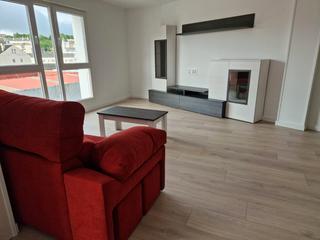 Rent Flat Rúa lama da gándara. Piso de tres habitaciones Rent Flat Rúa lama da gándara. Piso de tres habitaciones