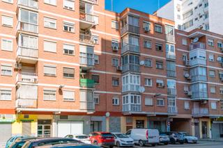 Appartement à Avenida de san juan de la peña 181p. Piso con ascensor y buena conexión con el centro de zaragoza Appartement à Avenida de san juan de la peña 181p. Piso con ascensor y buena conexión con el centro de zaragoza