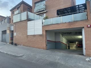 Parking coche Del baix llobregat. Plaza de aparcamiento en venta en santa coloma de c. Parking coche Del baix llobregat. Plaza de aparcamiento en venta en santa coloma de c.