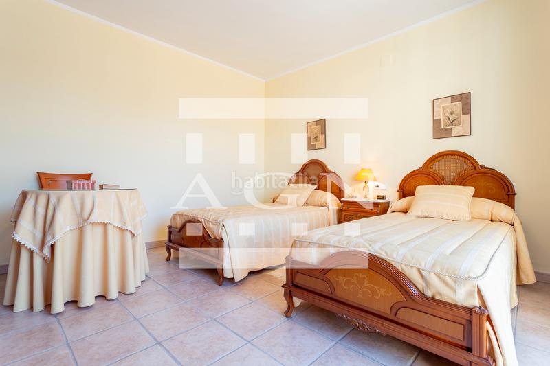 Foto 1f8e13f1-070a-4643-aba8-c64b945c2848. Xalet amb xemeneia calefacció aparcament piscina a Cambrils Foto 1f8e13f1-070a-4643-aba8-c64b945c2848. Xalet amb xemeneia calefacció aparcament piscina a Cambrils