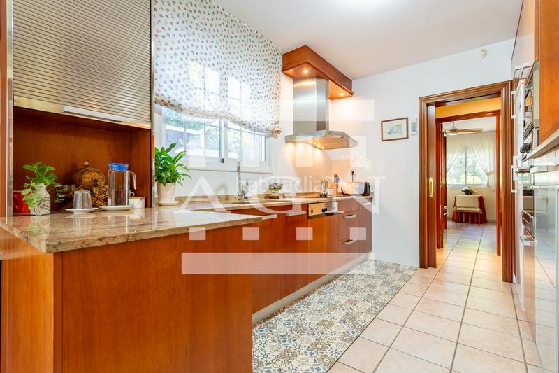 Foto 4f7b6644-92f8-4be8-9c63-b1650c6cf63e. Xalet amb xemeneia calefacció aparcament piscina a Cambrils Foto 4f7b6644-92f8-4be8-9c63-b1650c6cf63e. Xalet amb xemeneia calefacció aparcament piscina a Cambrils